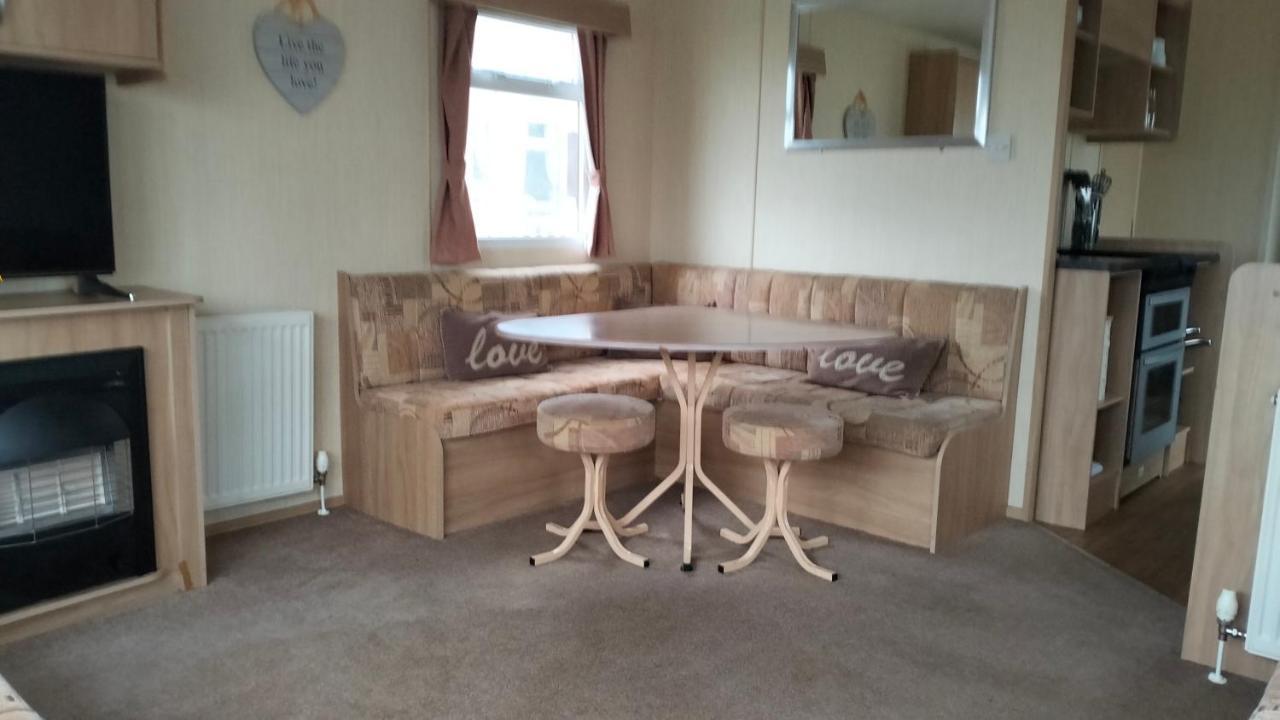 Seascape - Blue Dolphin Holiday Park Gristhorpe ภายนอก รูปภาพ